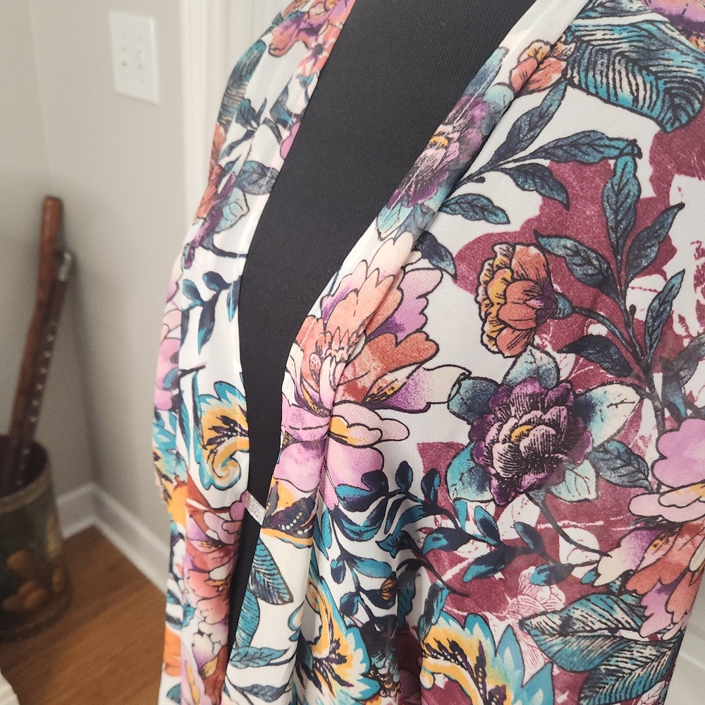 EST 1946 Floral and Fringe Kimono‎ Size Large - Picture 4 of 6